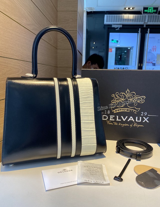 Delvaux全新BL系列德爾沃專櫃黑色/白色box皮白色蜥蜴紋與紋與蟒蛇紋相間雙用手提斜挎包 bxs1126